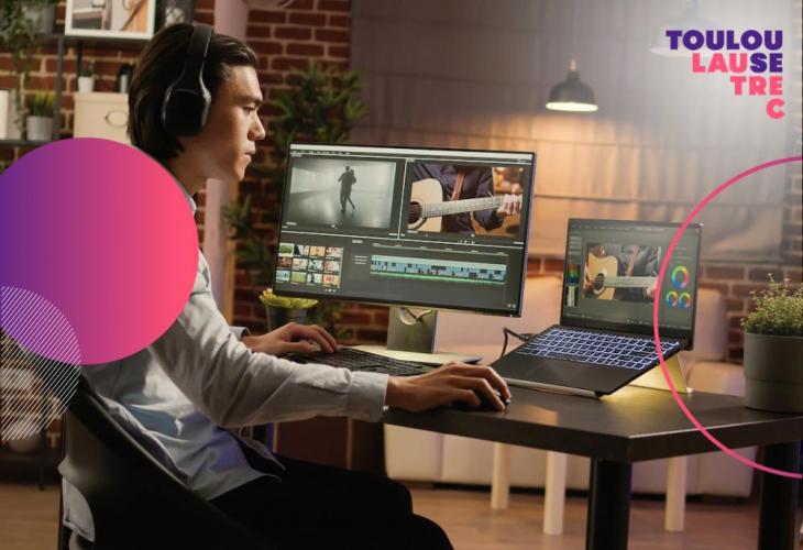 joven editando videos computadora